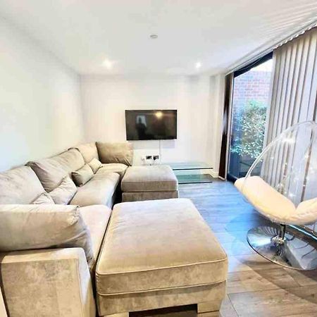 D & D Luxury Apartments 스탠모어 외부 사진