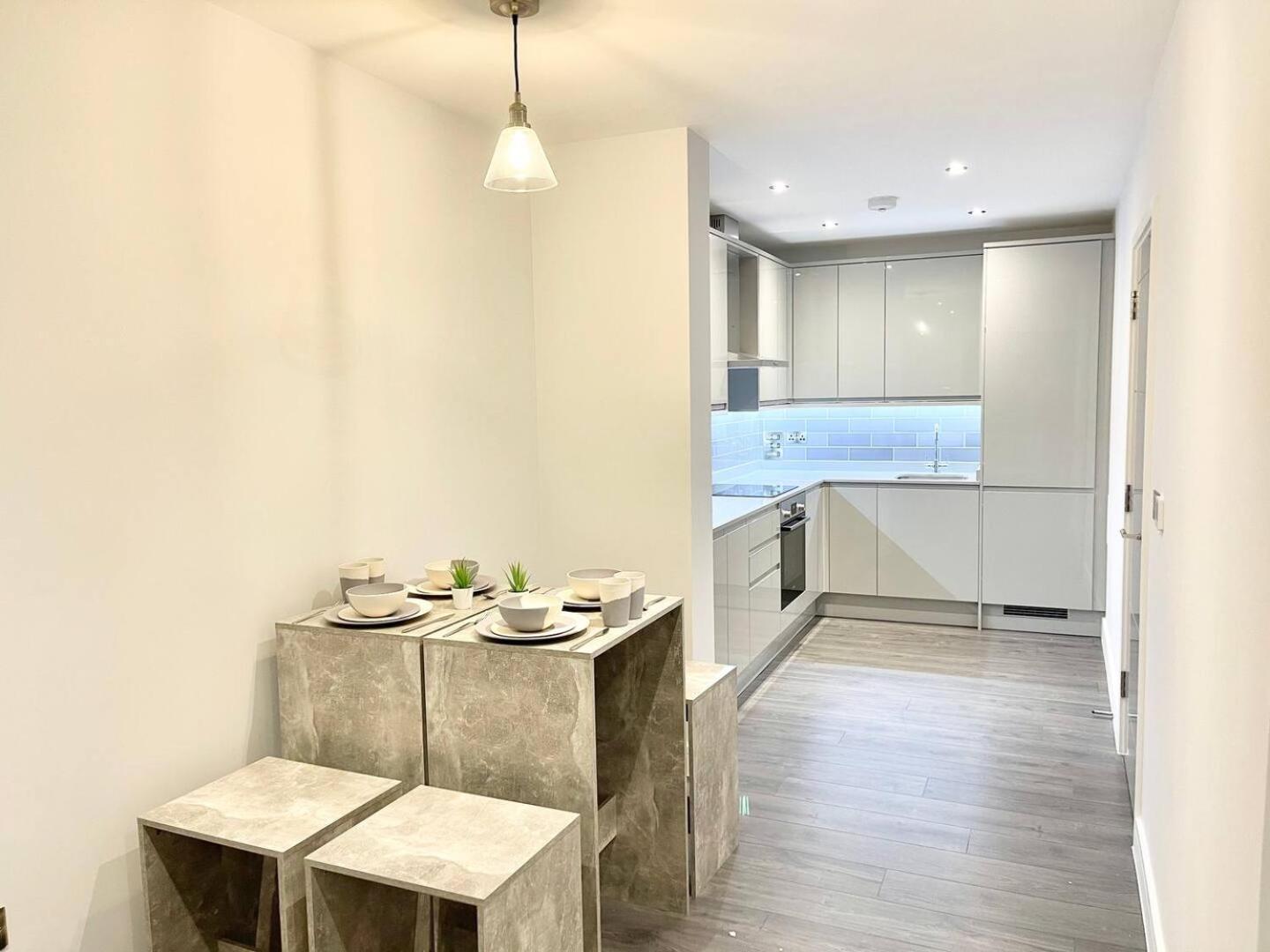 D & D Luxury Apartments 스탠모어 외부 사진