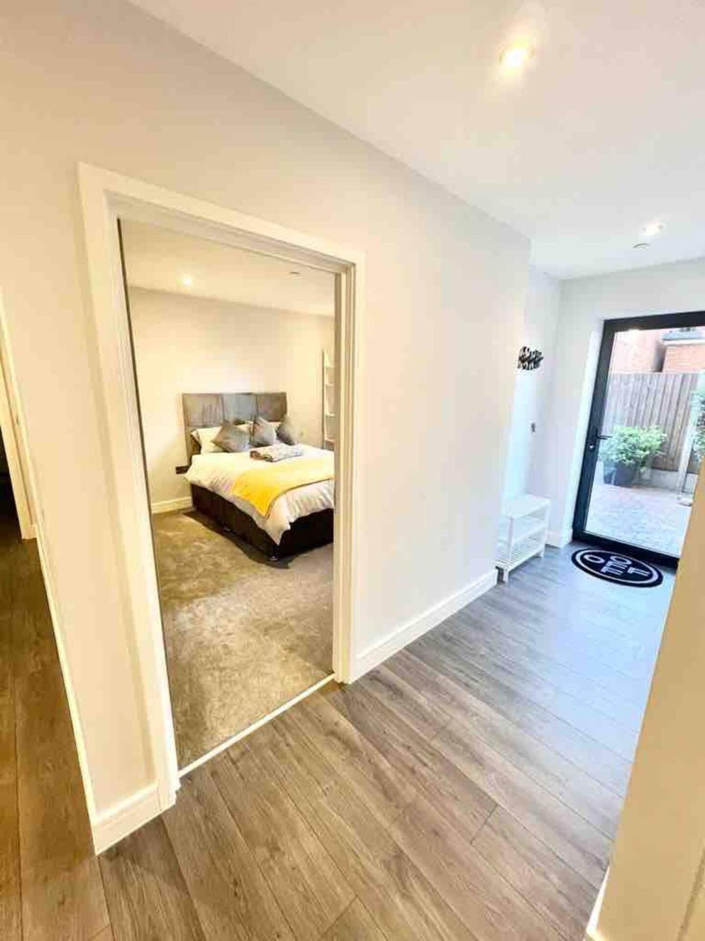 D & D Luxury Apartments 스탠모어 외부 사진
