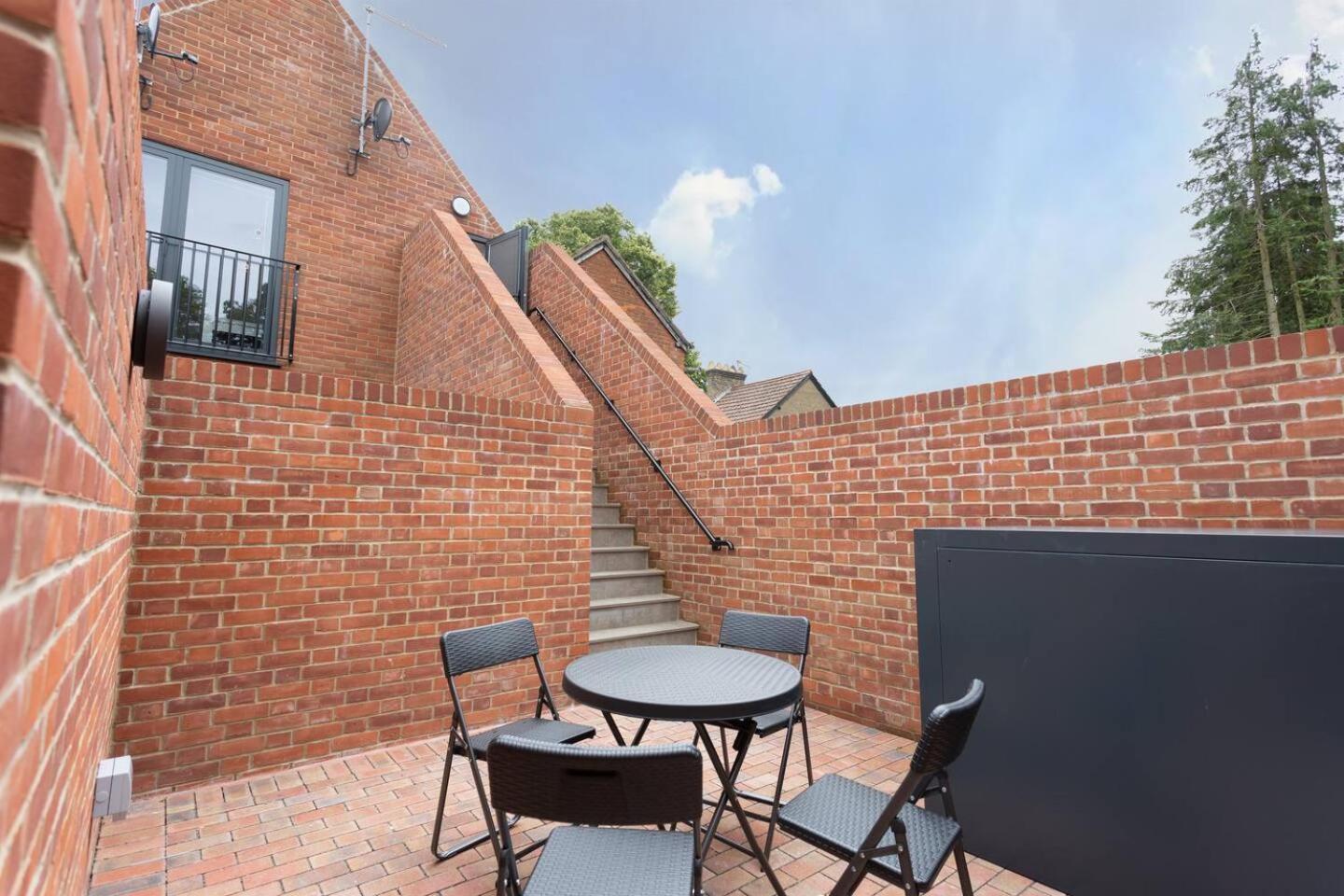 D & D Luxury Apartments 스탠모어 외부 사진