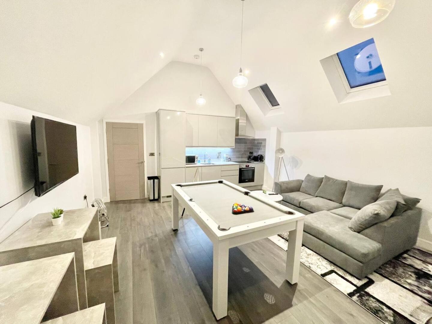 D & D Luxury Apartments 스탠모어 외부 사진