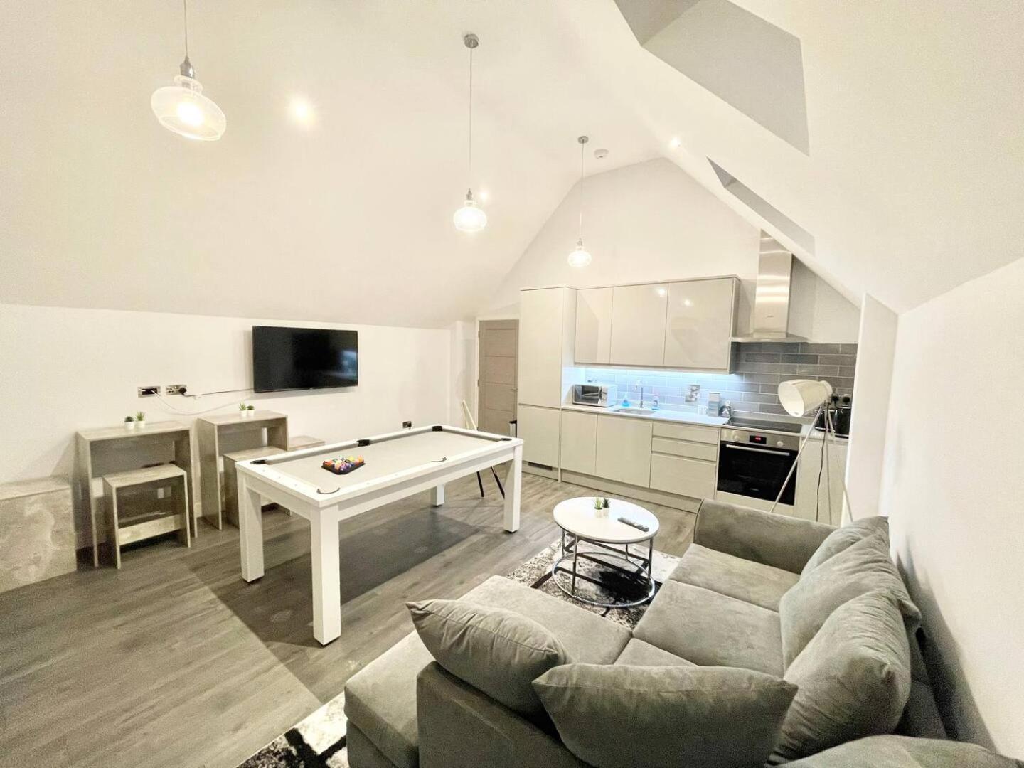 D & D Luxury Apartments 스탠모어 외부 사진