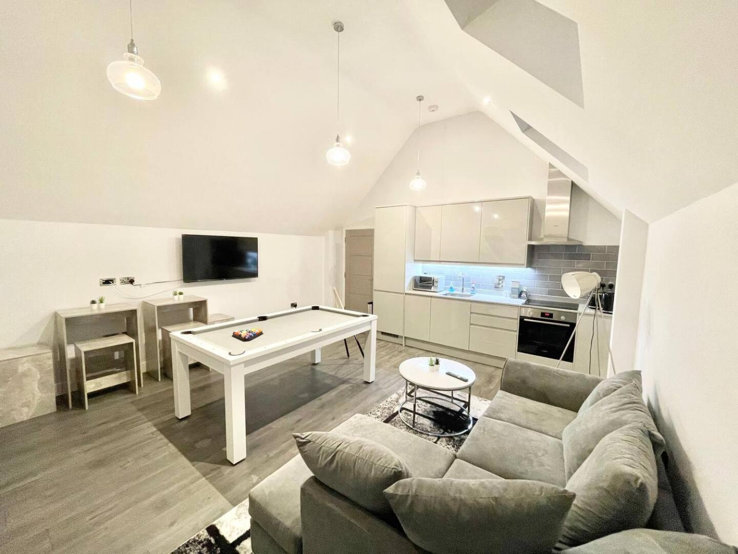 D & D Luxury Apartments 스탠모어 외부 사진