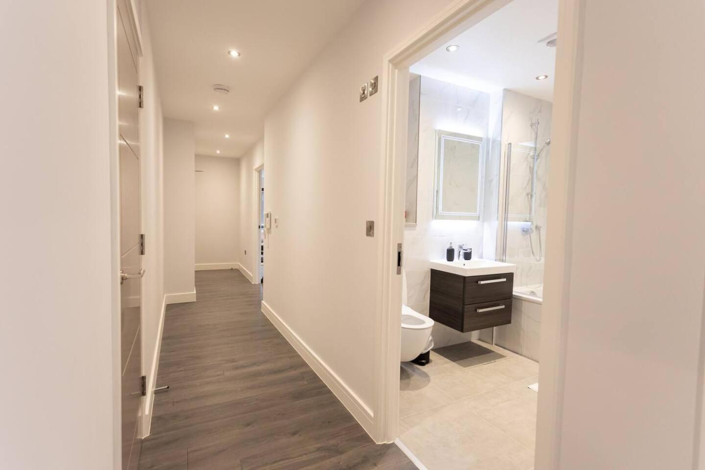 D & D Luxury Apartments 스탠모어 외부 사진
