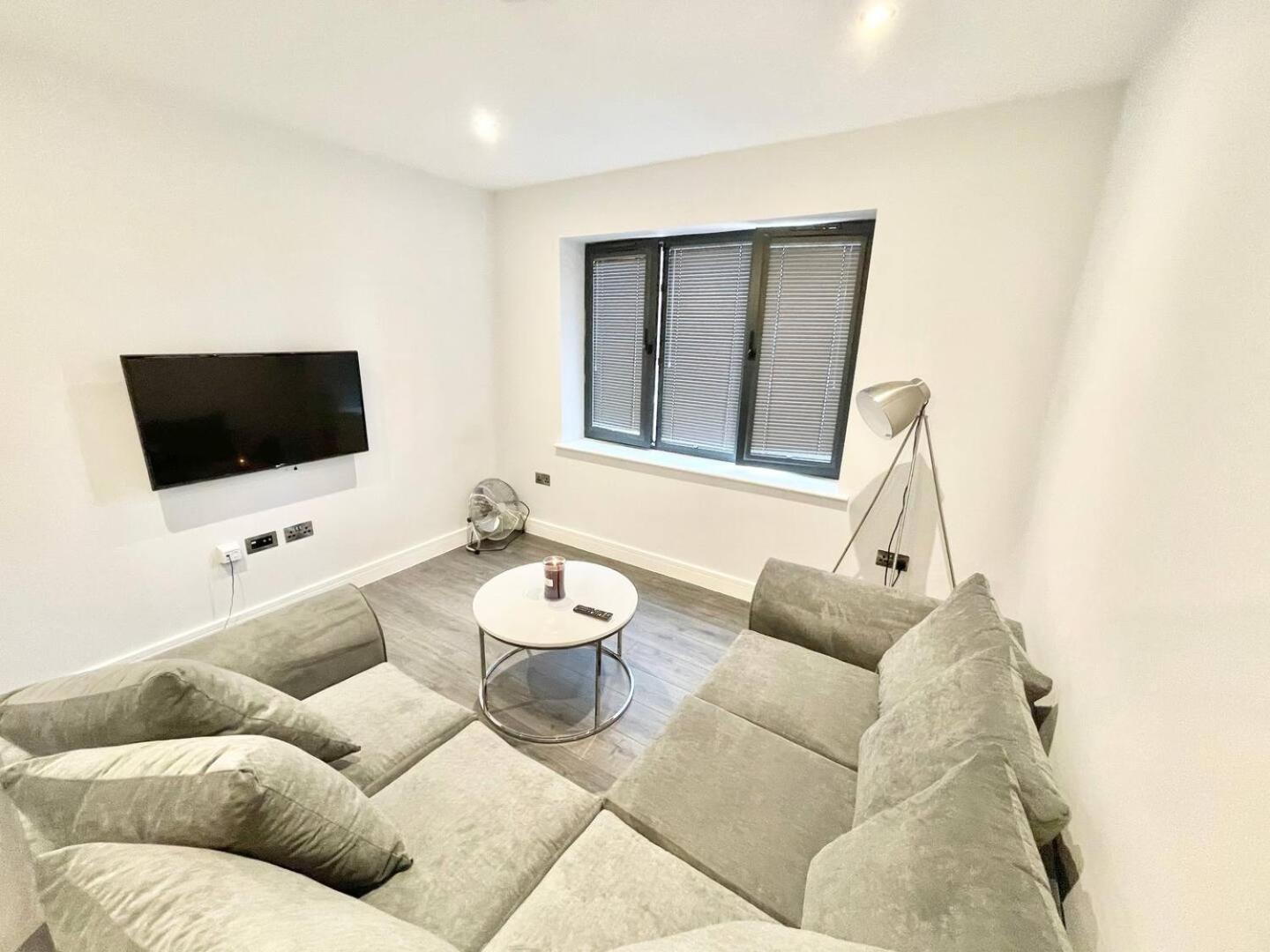 D & D Luxury Apartments 스탠모어 외부 사진