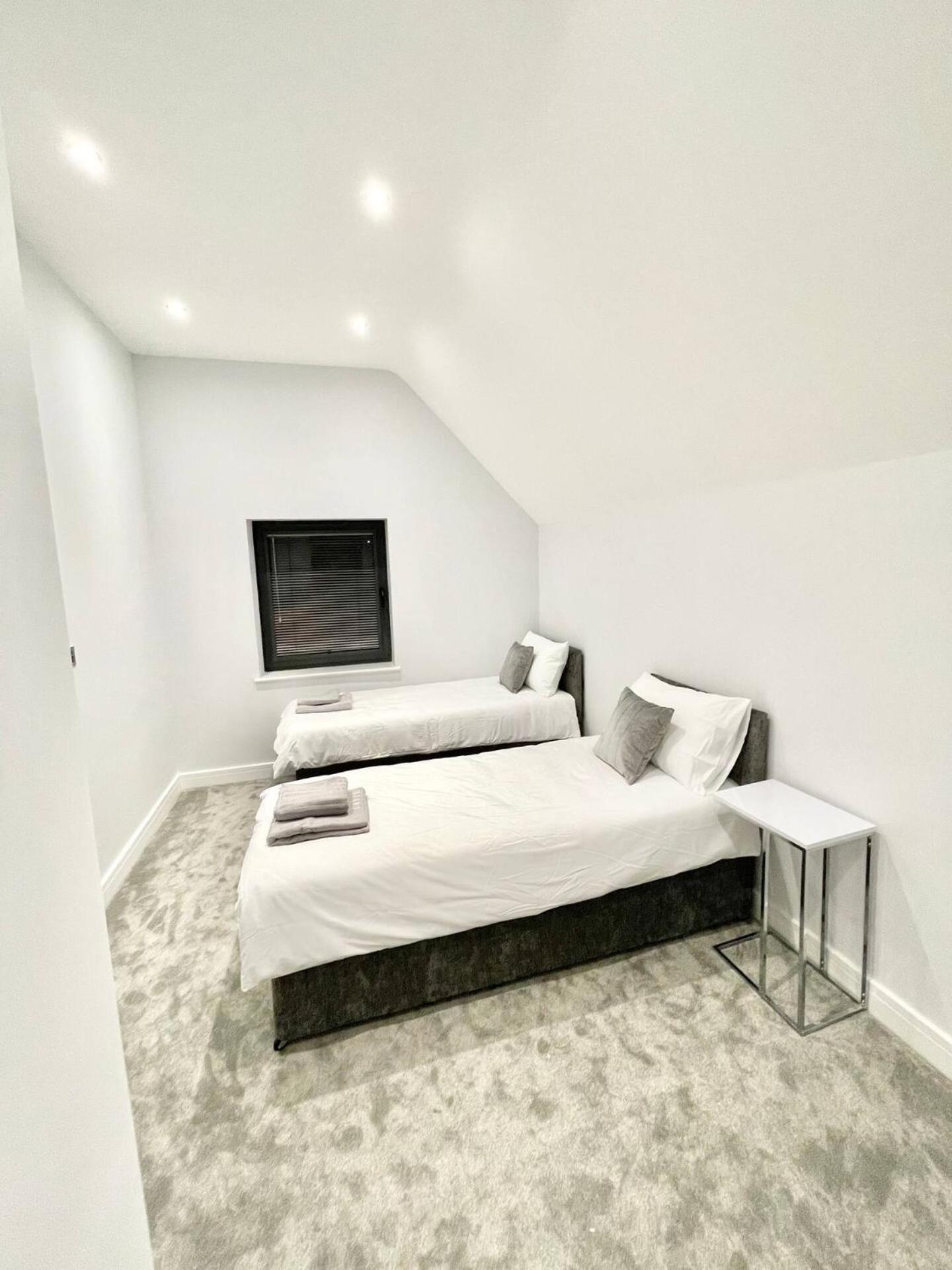 D & D Luxury Apartments 스탠모어 외부 사진
