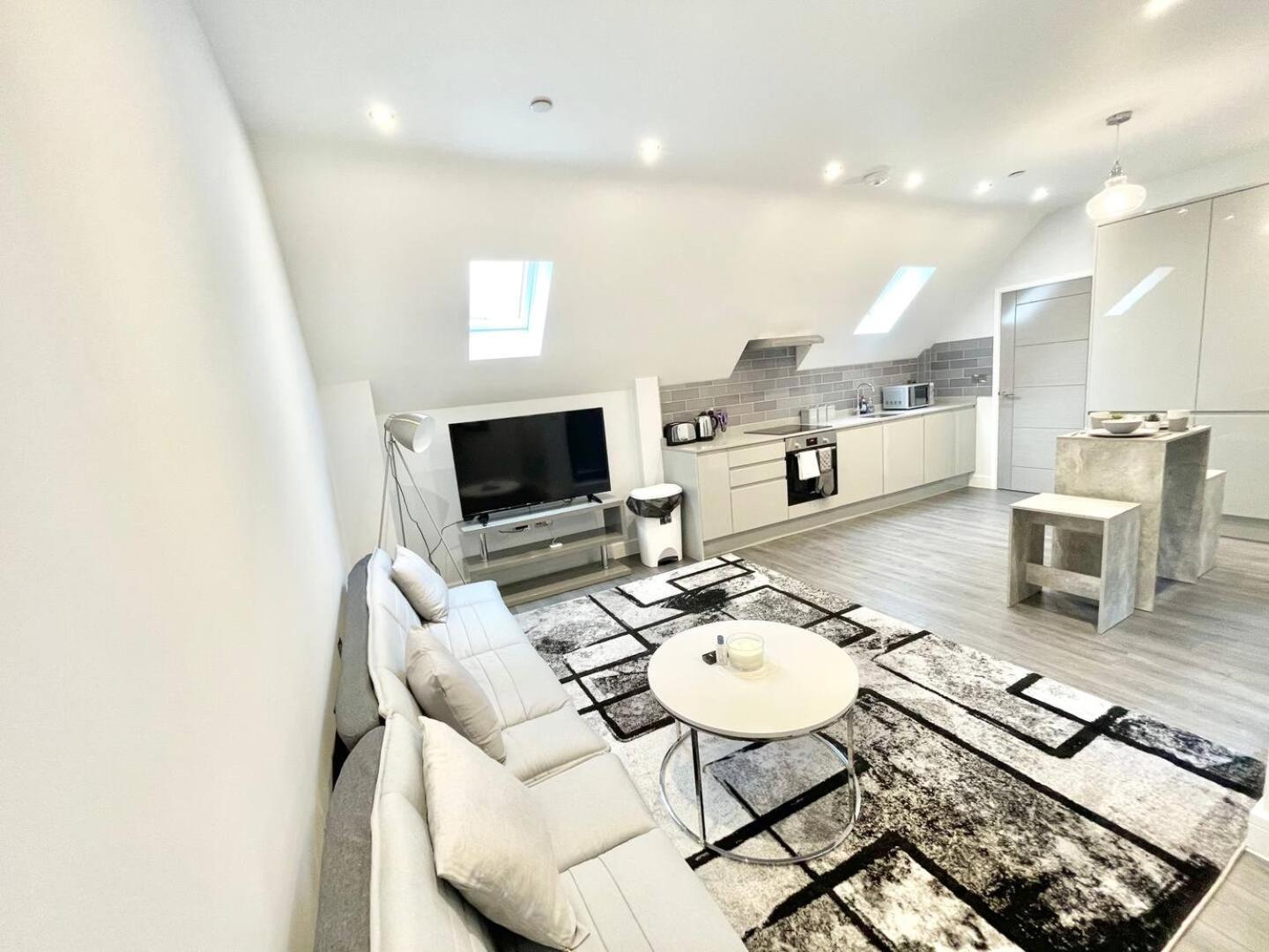 D & D Luxury Apartments 스탠모어 외부 사진